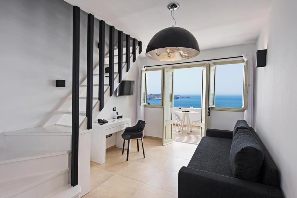 Azzurro Suites Mesaria Zimmer foto